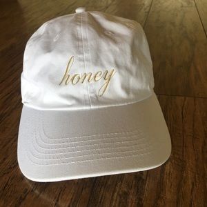 Brandy Melville hat🌛